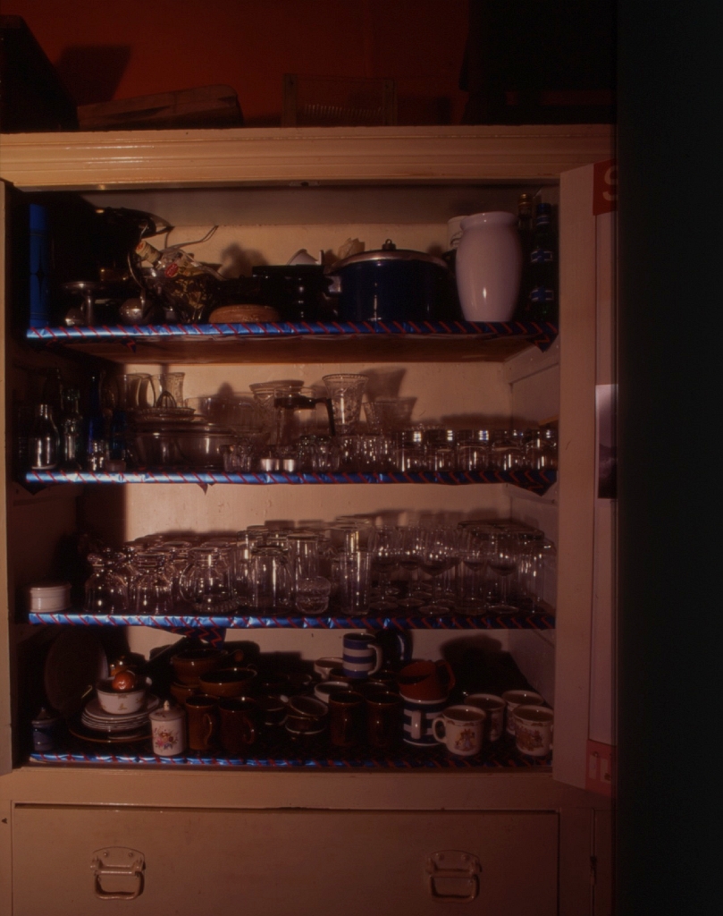19910205 14 EARL'S COURT SQUARE KITCHEN 09.jpg